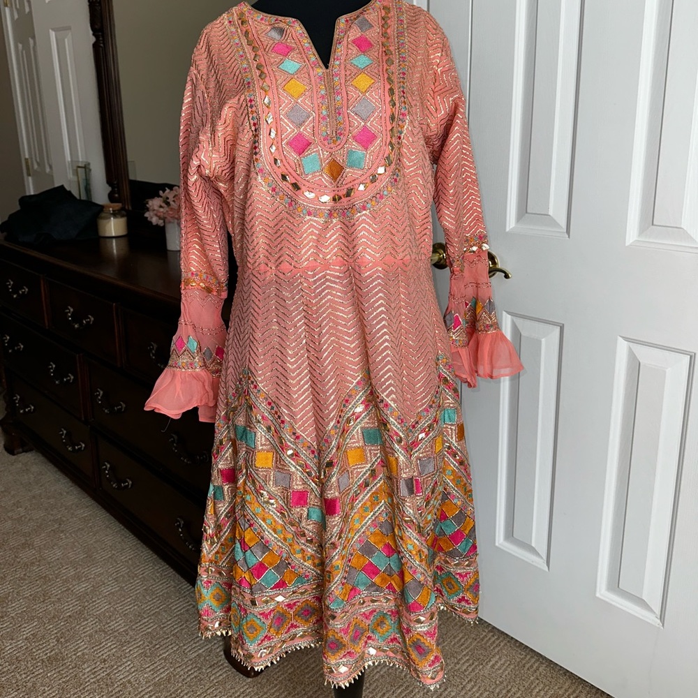 Peach/pink Punjabi sharara sharara suit - Picture 3 of 6